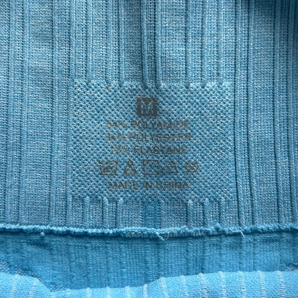 LIKE NEW Workout Set - Picture 9 of 10